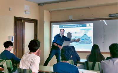 Charla «Biodiversidad en las islas» en el IES El Rincón